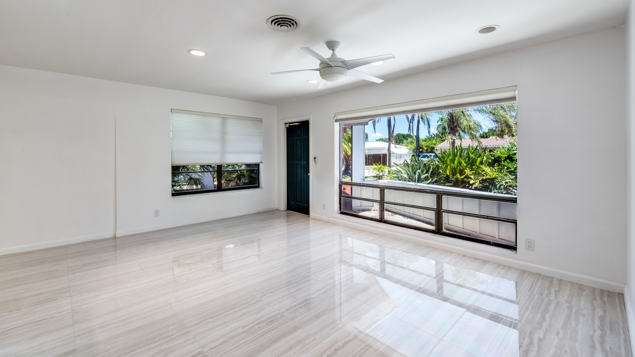5661-NE-22nd-Ave-03