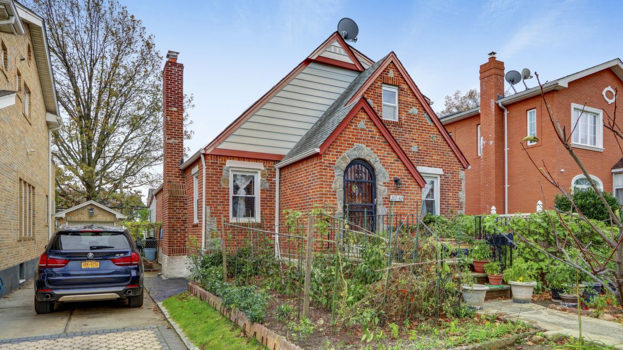 217-42 53rd Ave, Bayside, NY, 11364 Scene 2