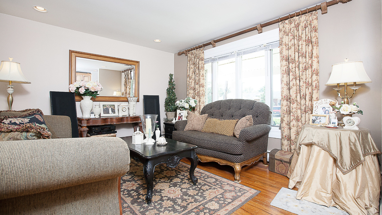 207 N Linden Street, Massapequa, NY, 11758 Scene 2