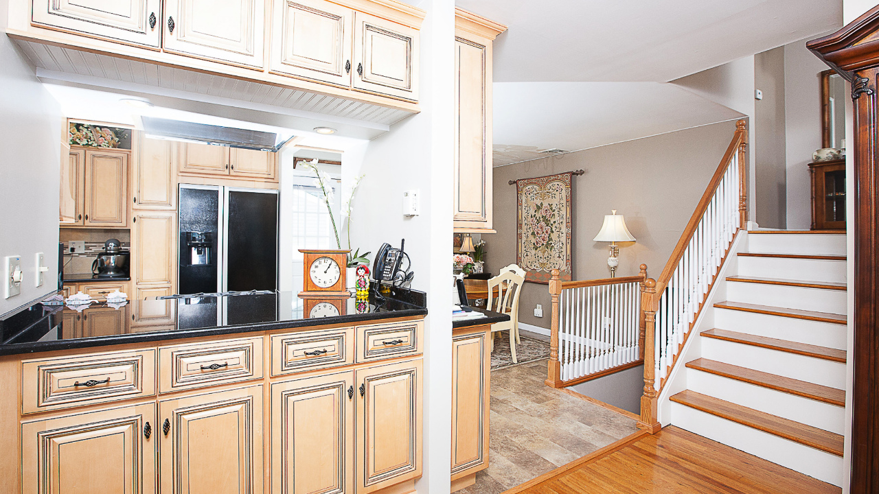 207 N Linden Street, Massapequa, NY, 11758 Scene 3