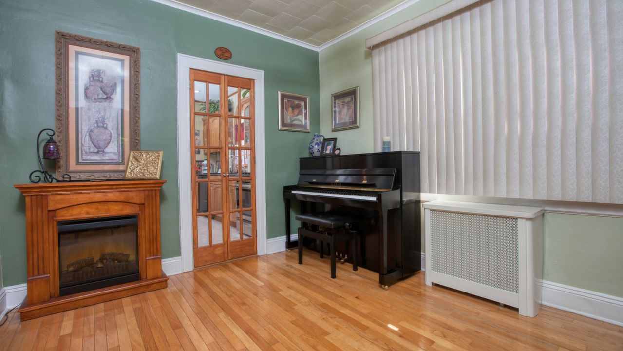 247-16 88th Rd, Bellerose, NY, 11426 Scene 3