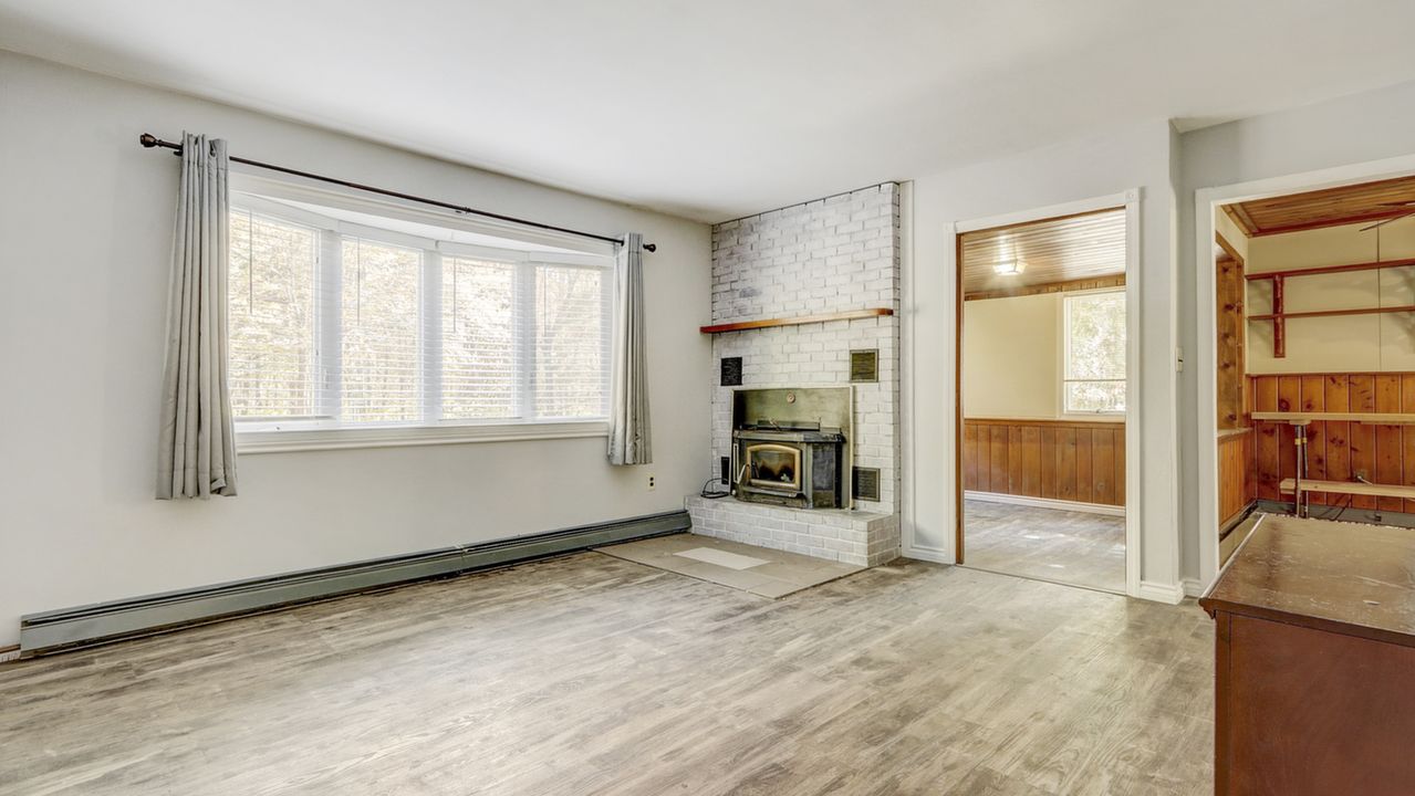 52 Red Maple Rd, Ridge, NY, 11961 Scene 4