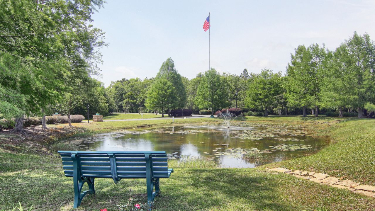 Relax and Enjoy the Amenities! North Pond