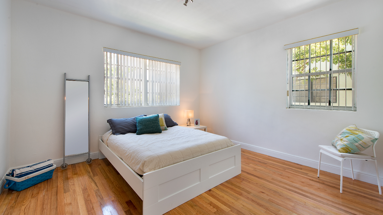 1430-Lincoln-Ter-#1-09