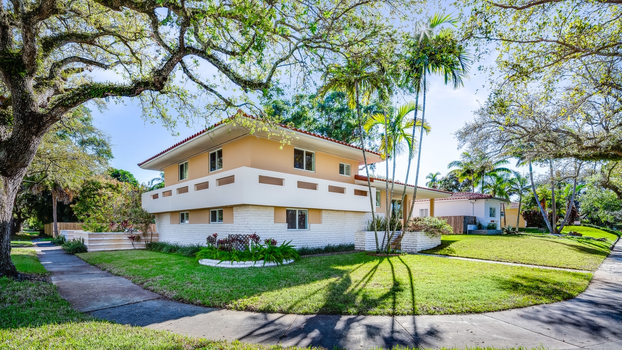 490-NE-103rd-St-01