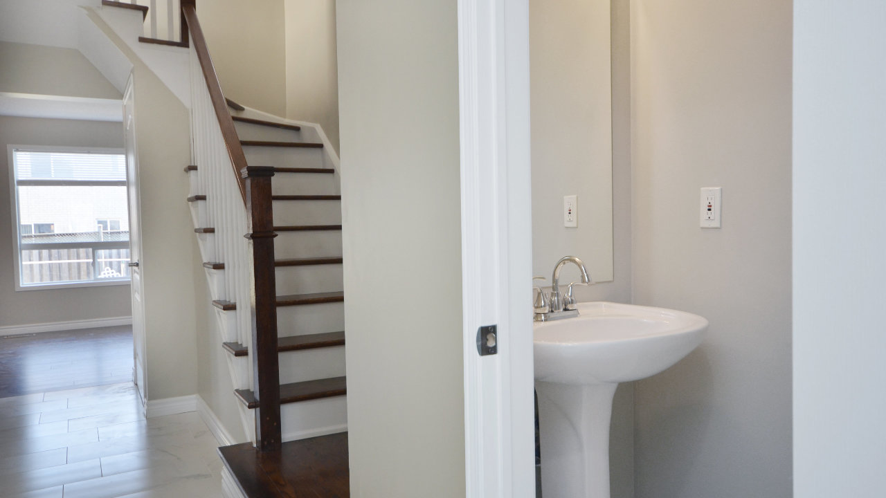 9 Ancestors Drive, Brampton, ON, L6X4Y2 Scene 2