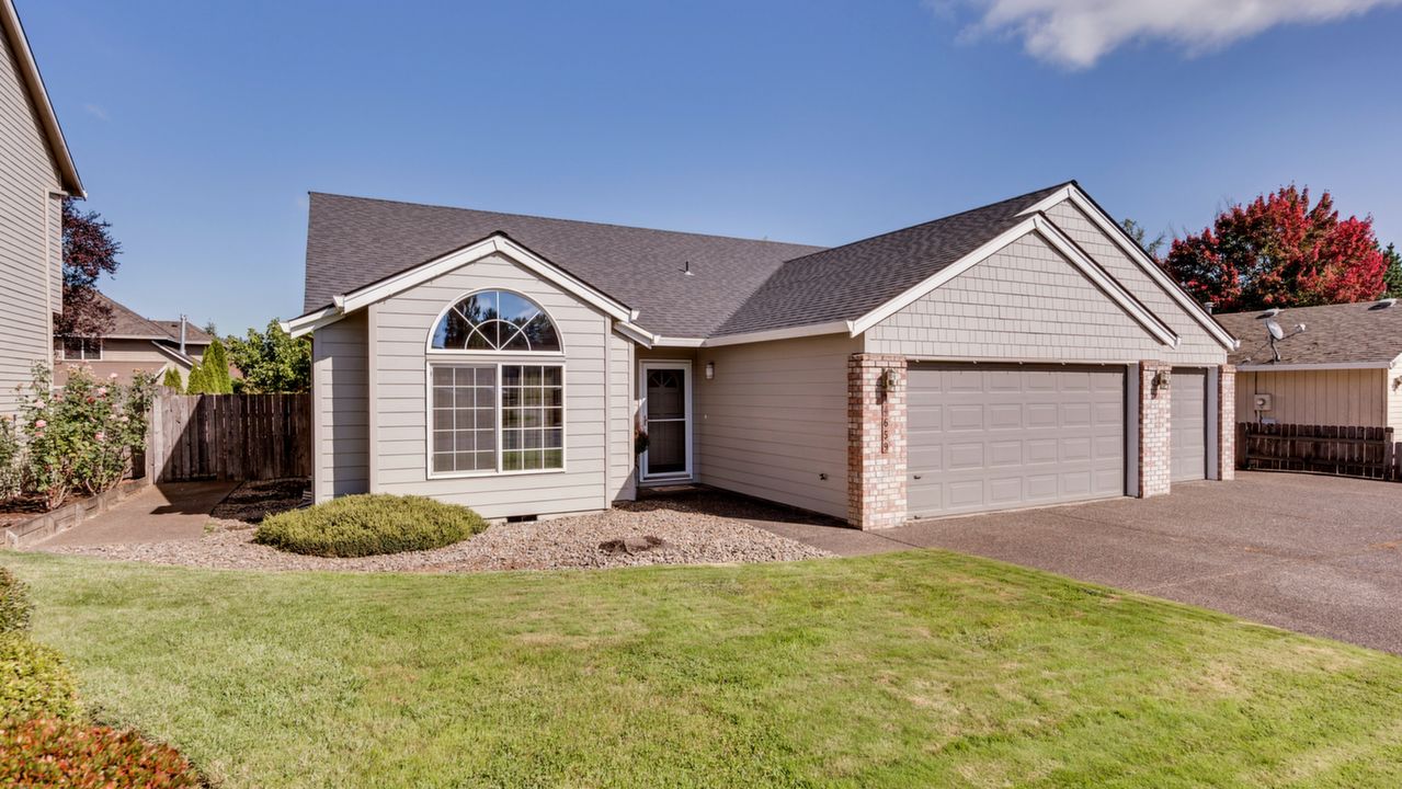 14659 SE Sterling 
Ct, Clackamas, OR, 97015 Scene 2