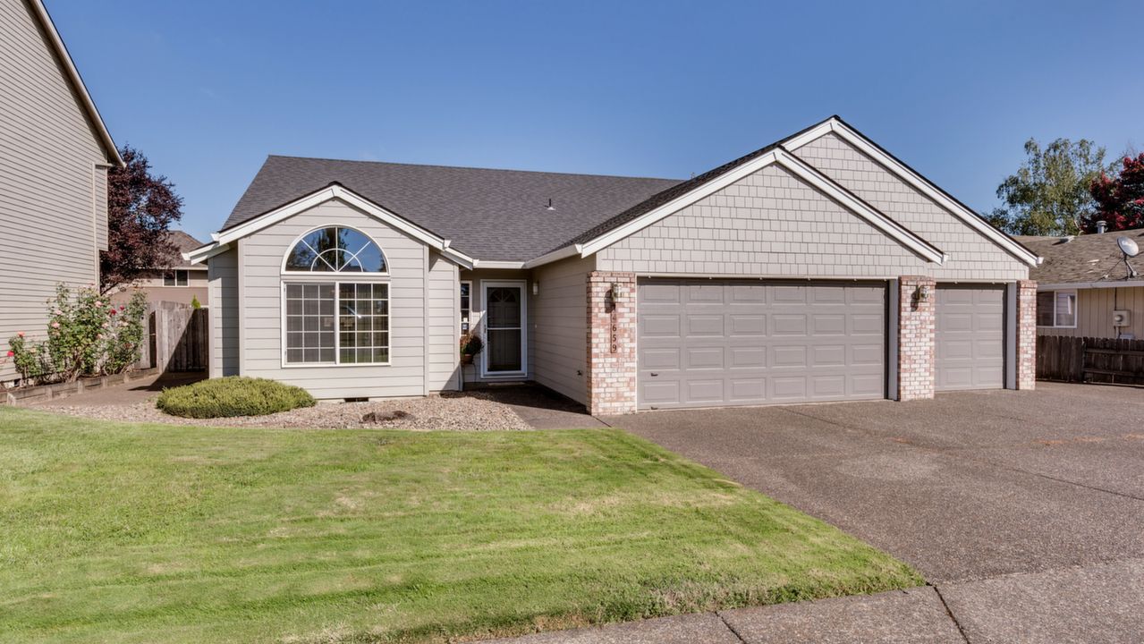 14659 SE Sterling 
Ct, Clackamas, OR, 97015 Scene 3