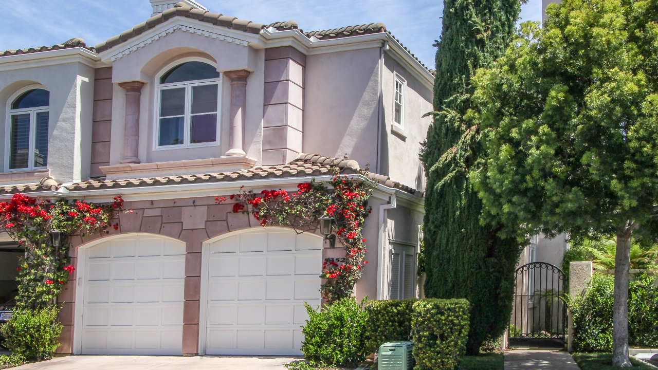 5352 Renaissance Ave., San Diego, CA, 92122 Scene 1