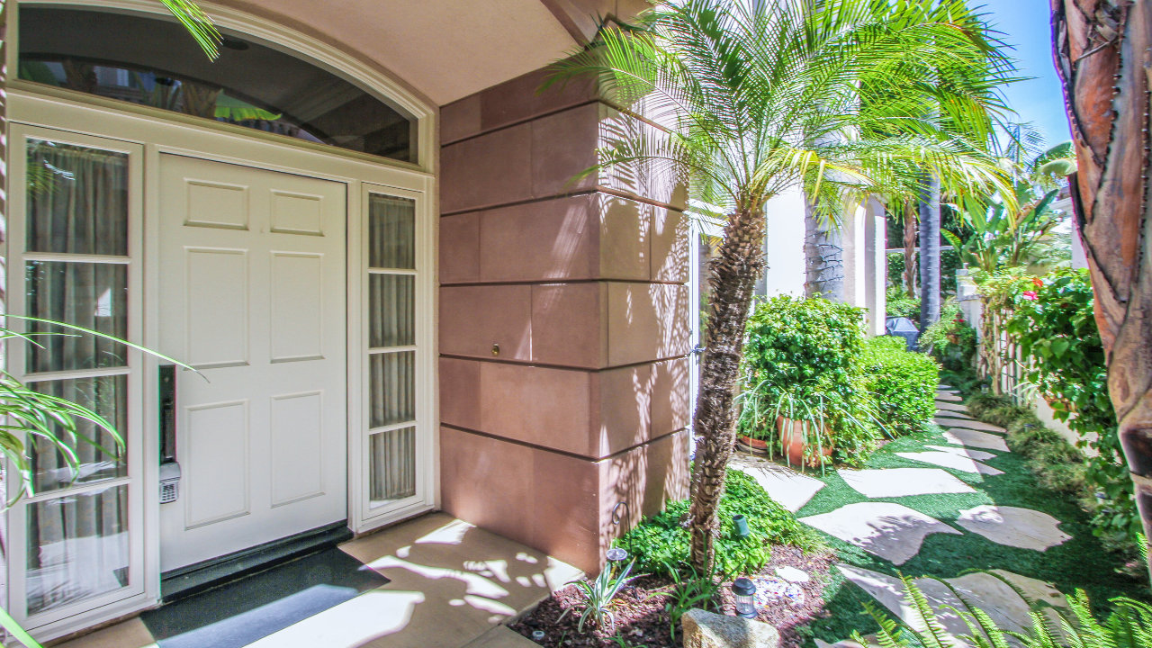 5352 Renaissance Ave., San Diego, CA, 92122 Scene 4