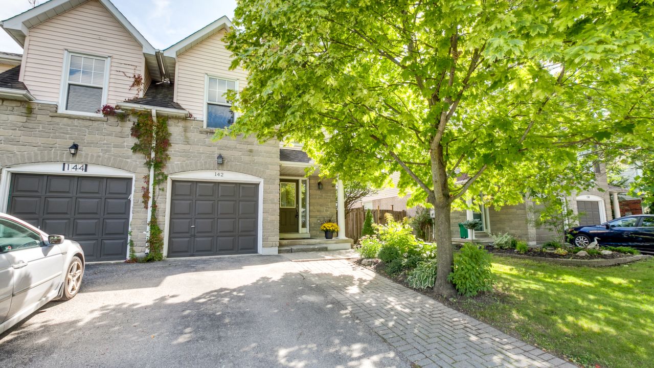 142 Brownstone Cres., Courtice, ON, L1E 2Y3 Scene 1