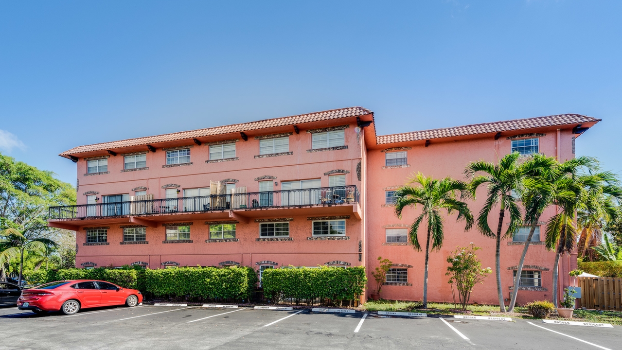 Lauderdale-Tennis-Club-#110-01