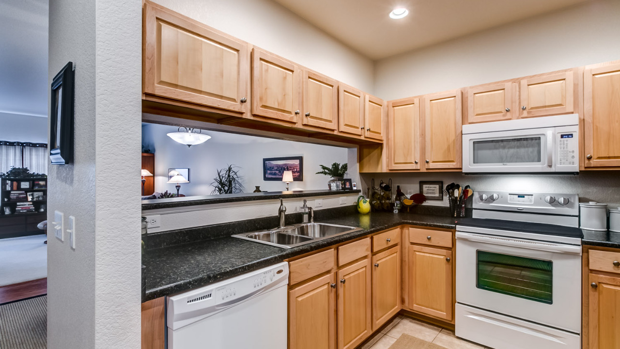Gorgeous Kitchen with Granite