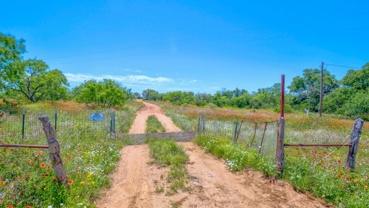 CR 103a, Llano, TX, 78643 Scene 3