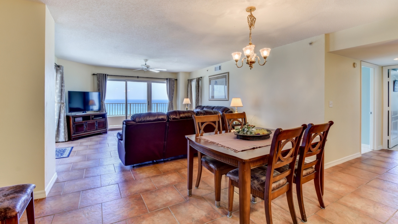 Dining Area / Living Room