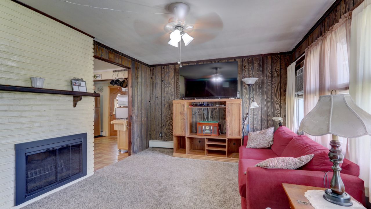 7 Woodcock Ln, Levittown, NY, 11756 Scene 3