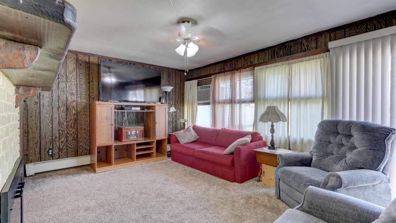 7 Woodcock Ln, Levittown, NY, 11756 Scene 4