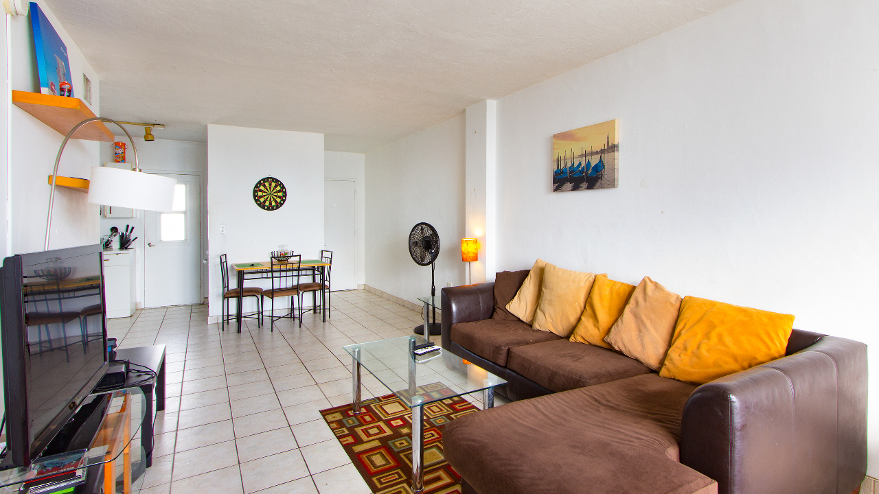 Lincoln-Towers-#C803-03