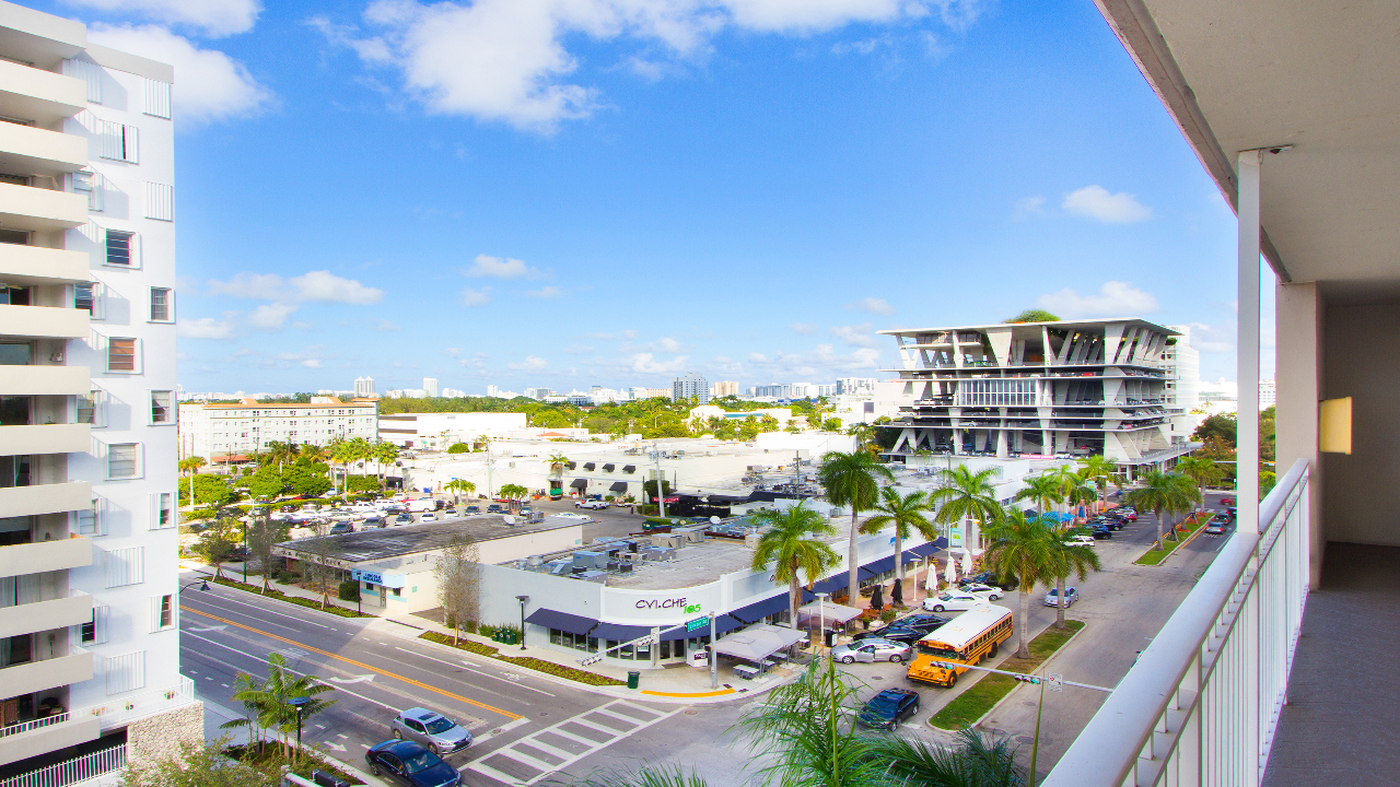 Lincoln-Towers-#C803-04