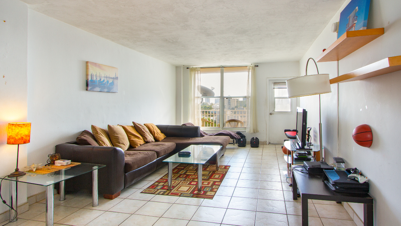 Lincoln-Towers-#C803-02