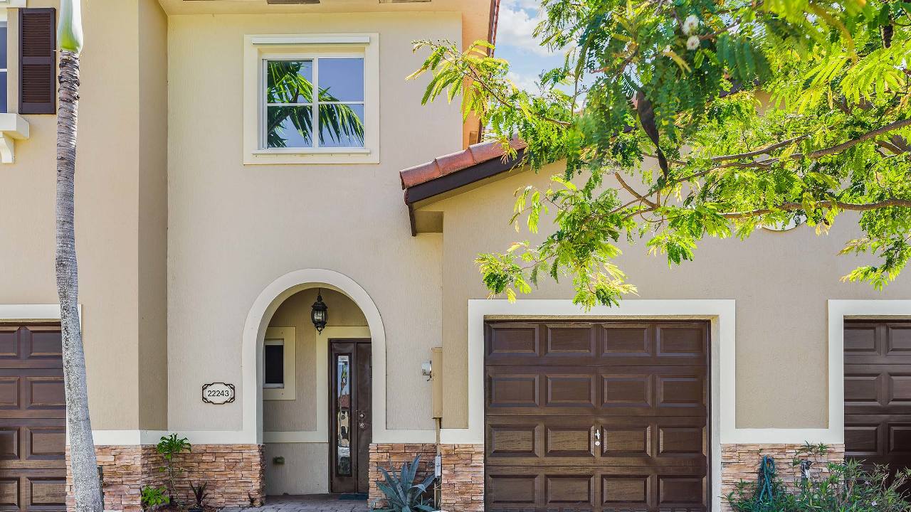 22243-SW-89th-Ave-01