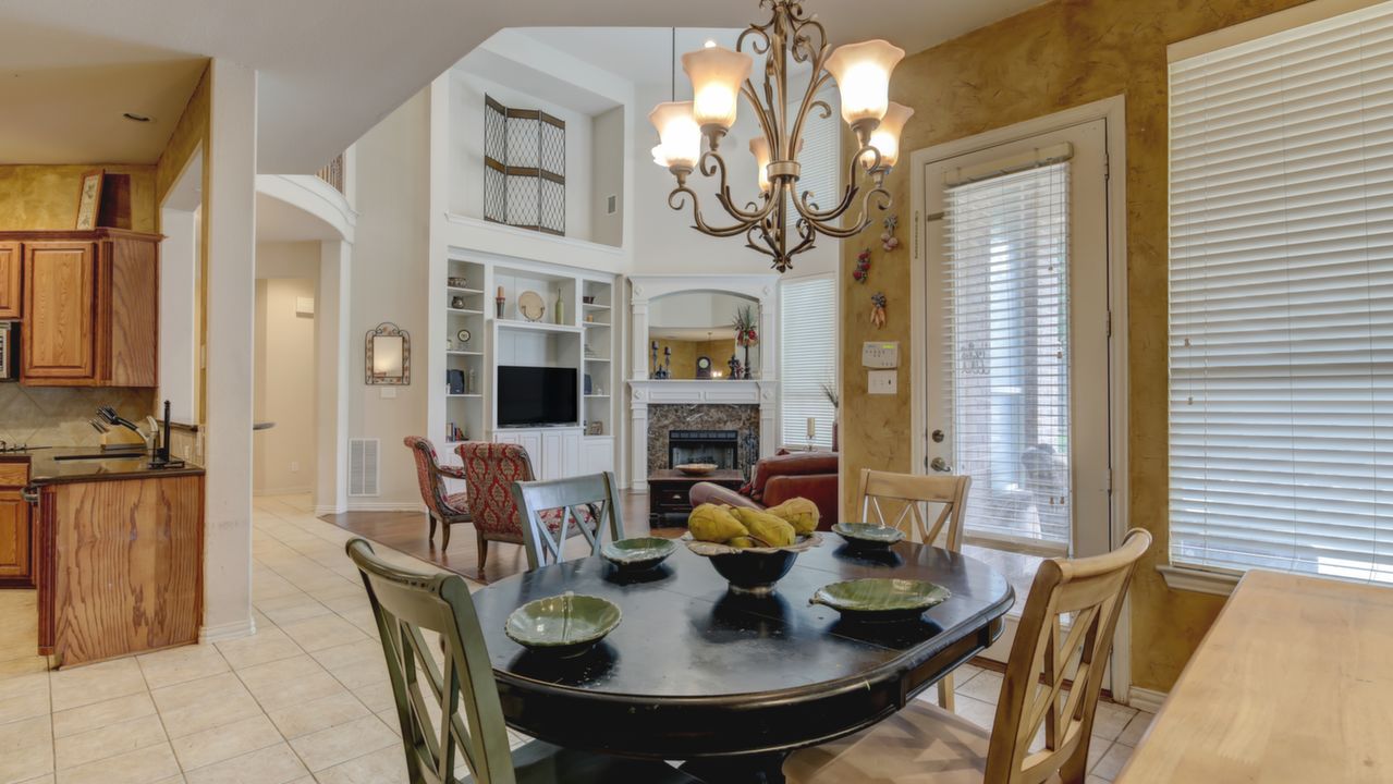 Breakfast Nook/Sitting Area