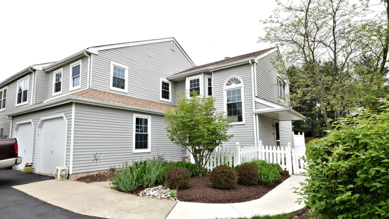 685-B Rose Hollow Dr, Yardley, PA, 19067 Scene 1