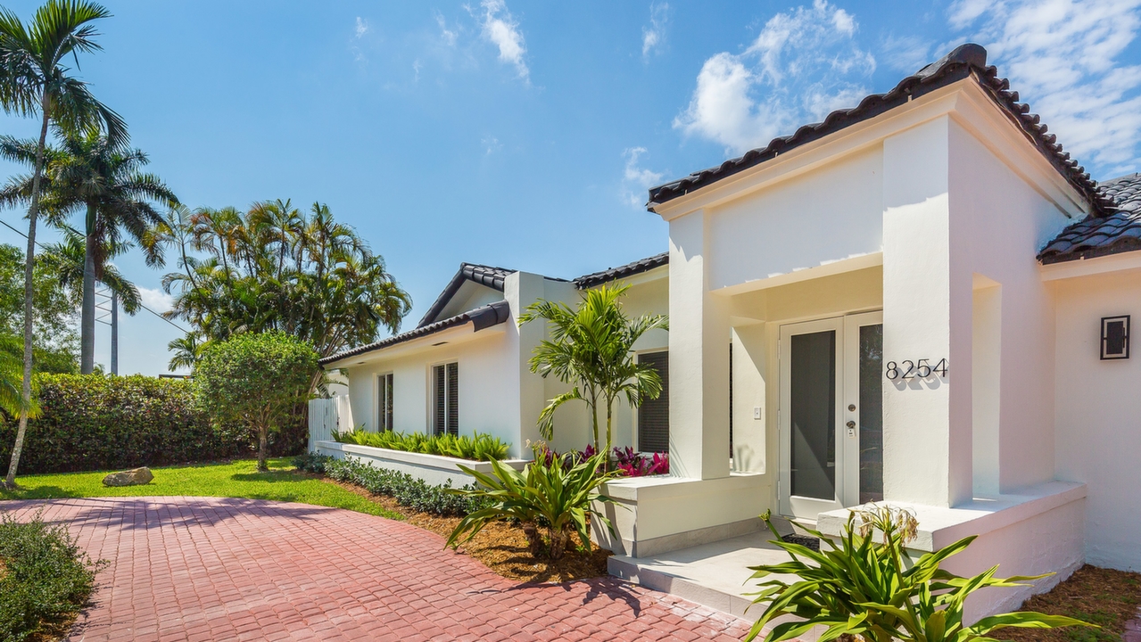 8254-SW-84th-Ave-03