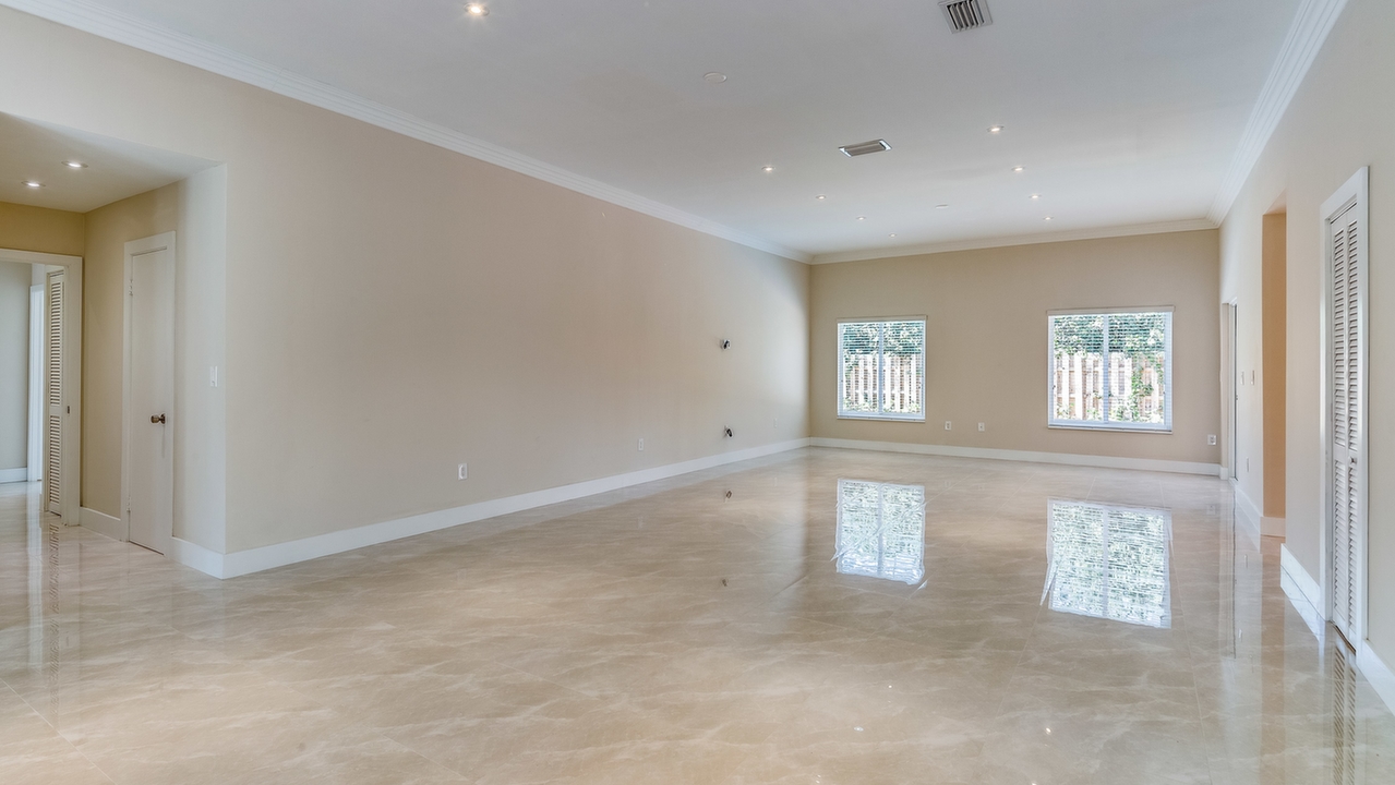 8254-SW-84th-Ave-04