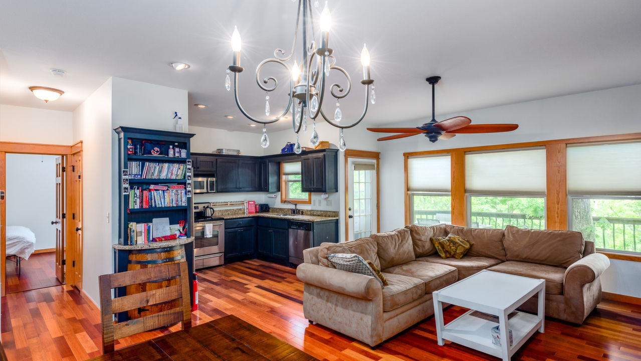 185 Lakeshore Dr, Eureka Springs, AR, 72631 Scene 3