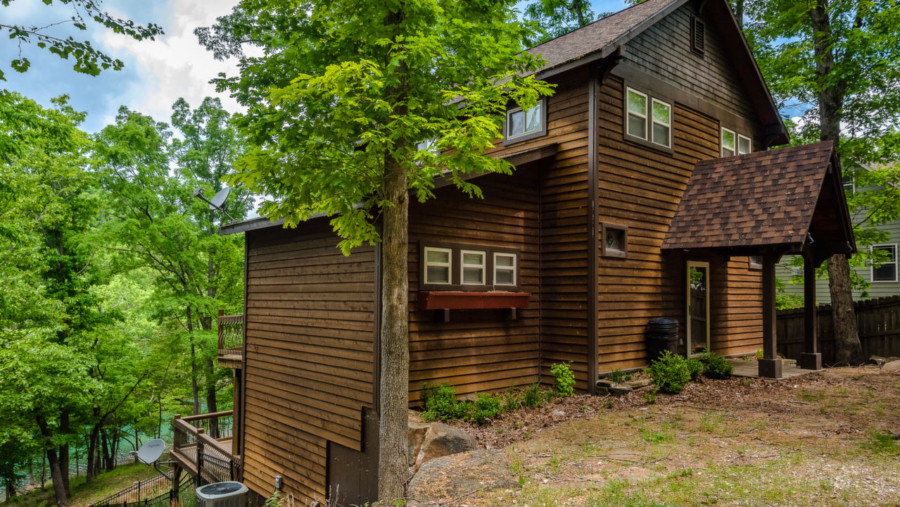 185 Lakeshore Dr, Eureka Springs, AR, 72631 Scene 1