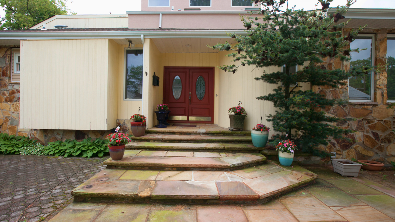 574 Carman Ave, Westbury, NY, 11590 Scene 1