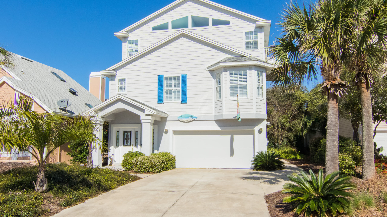 Front Exterior w/2 Car Garage