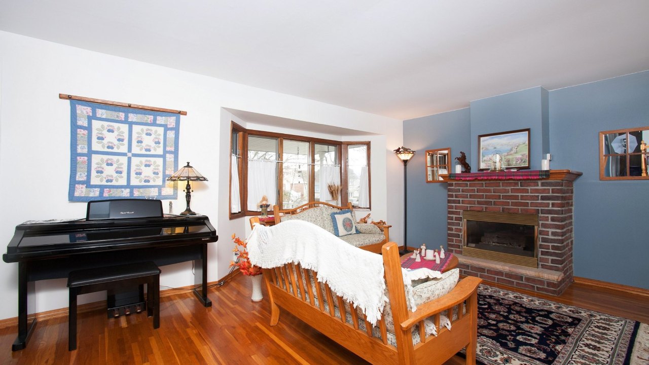 3839 Hollis Lane, Seaford, NY, 11783 Scene 2