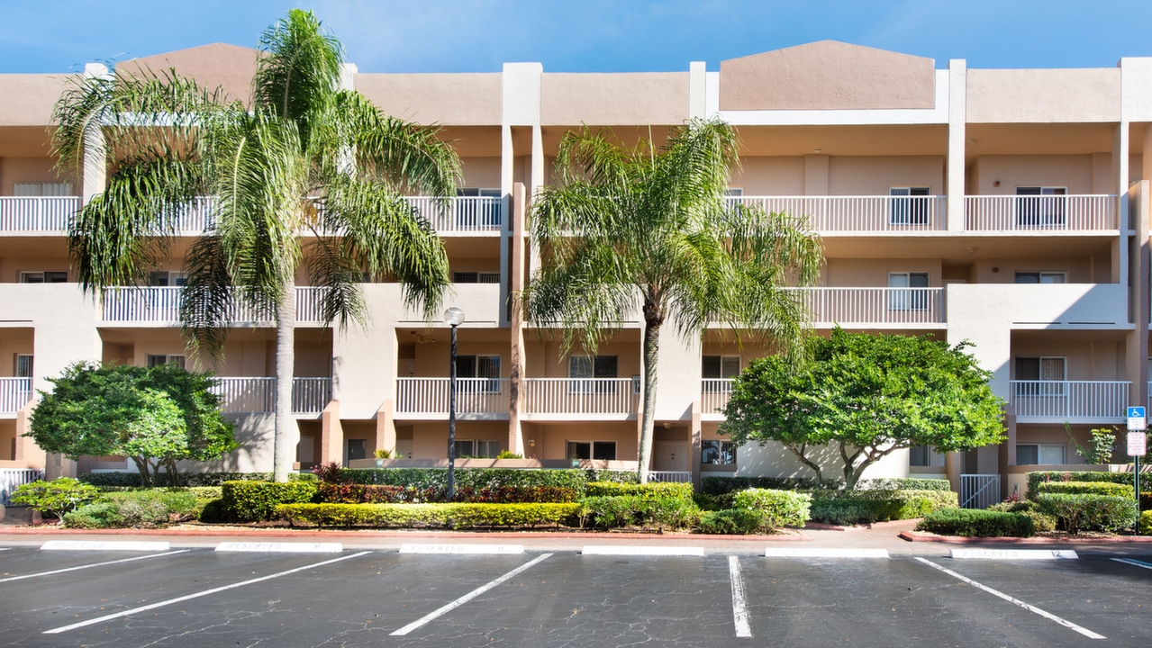 Granville-C-Condo-#105-01