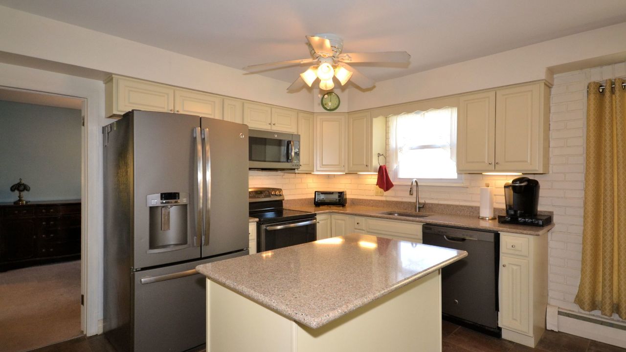 1250 Wick Ln, Blue Bell, PA, 19422 Scene 2