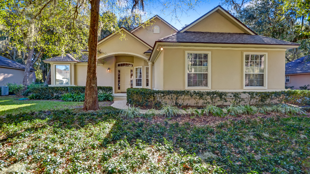 Welcome to 95182 Spring Blossom Ln!