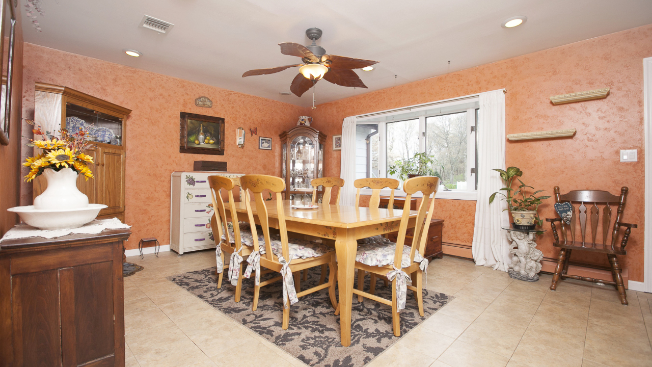 4 Marc Drive, Ridge, NY, 11961 Scene 2