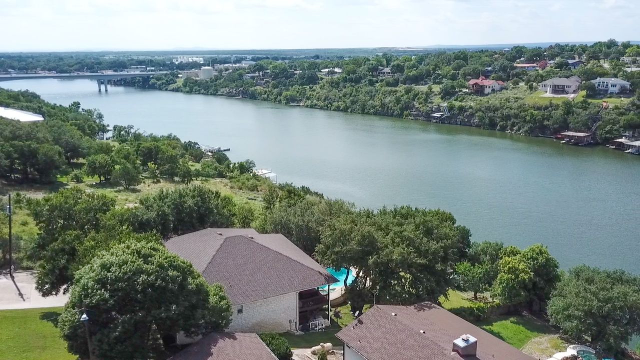 420 Los Escondidos, Marble Falls, TX, 78654 Scene 2