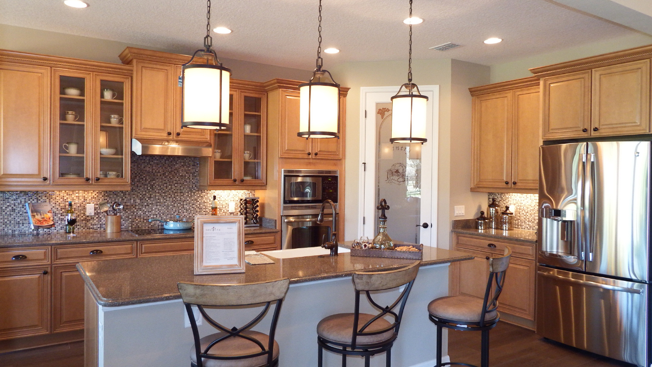 Kitchen and Breakfast Bar