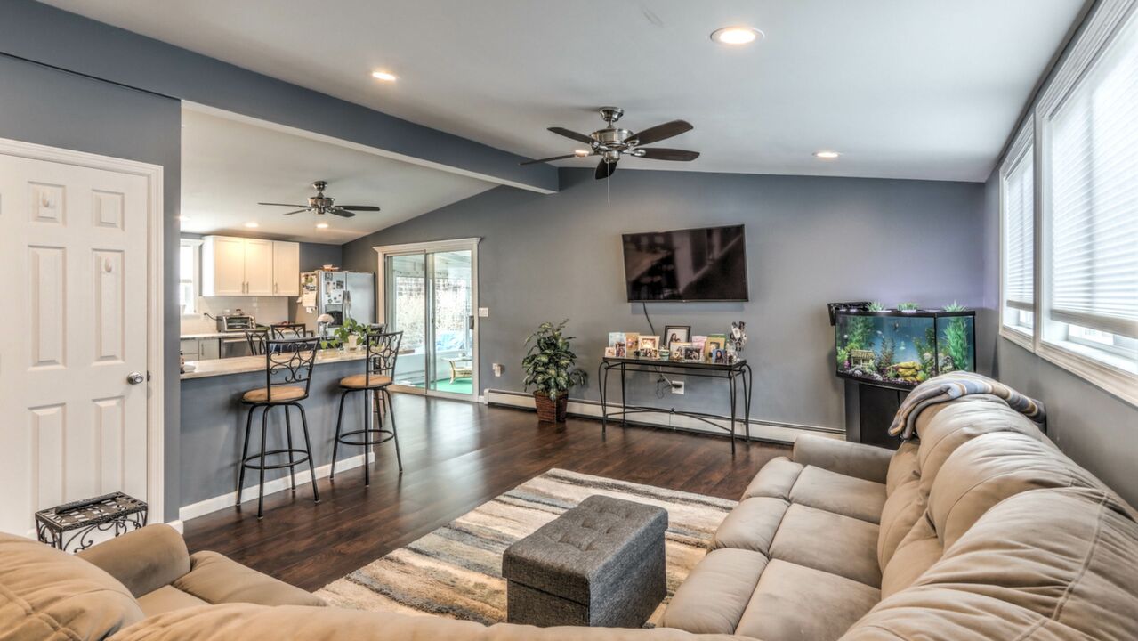 67 Village Circle W, Manorville, NY, 11949 Scene 3