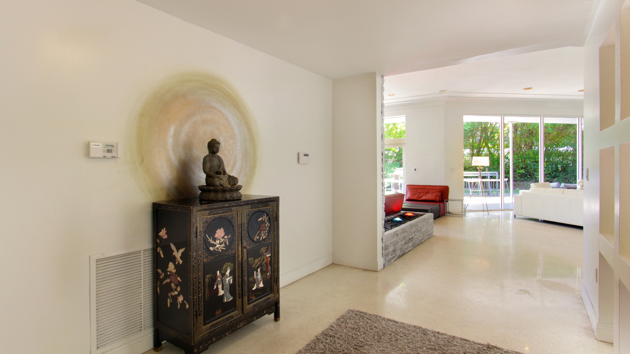 4333-Pine-Tree-Dr-01