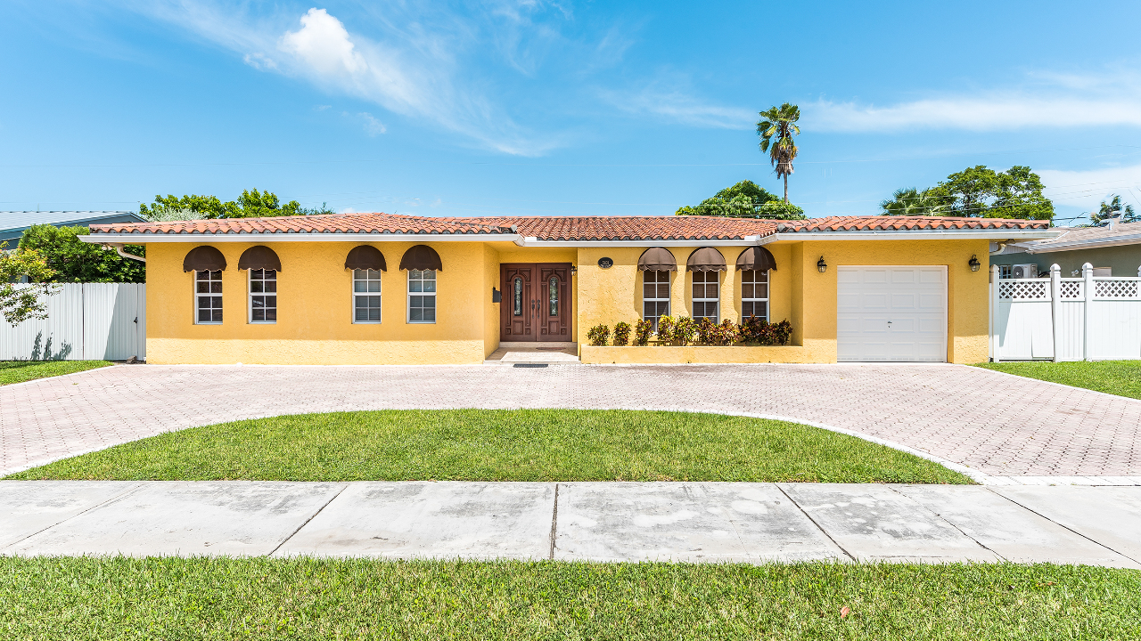 5831-SW-89th-Place-01