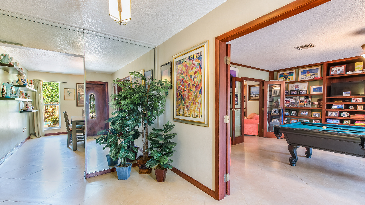 5831-SW-89th-Place-02