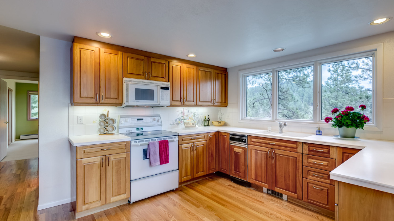 Spacious Kitchen