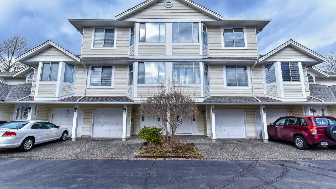 10-7955 122 ST, Surrey, BC, V3W 3S7 Scene 3