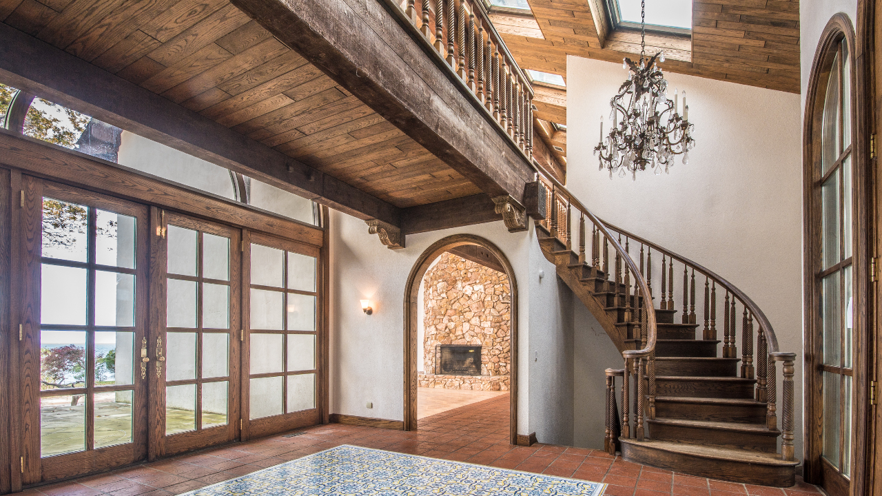 1 Sea Crest Dr, Lloyd Harbor, NY, 11743 Scene 3