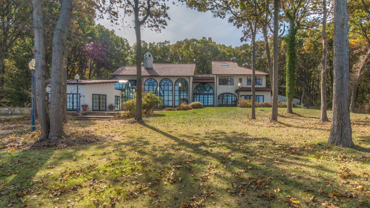 1 Sea Crest Dr, Lloyd Harbor, NY, 11743 Scene 2