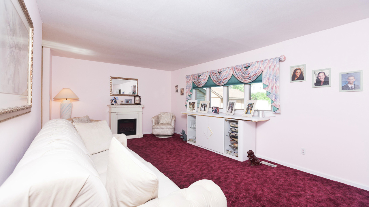 1 Tomes Avenue, Farmingdale, NY, 11735 Scene 4