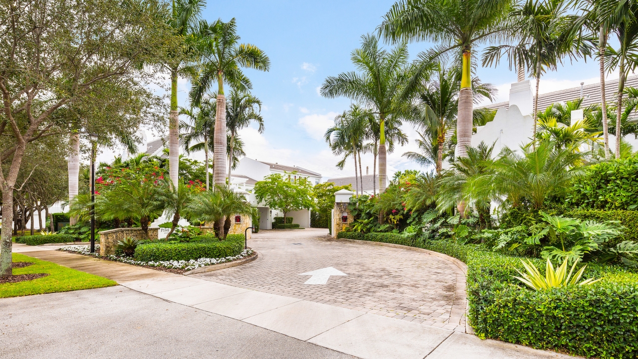 7615-SW-54th-Ct-01